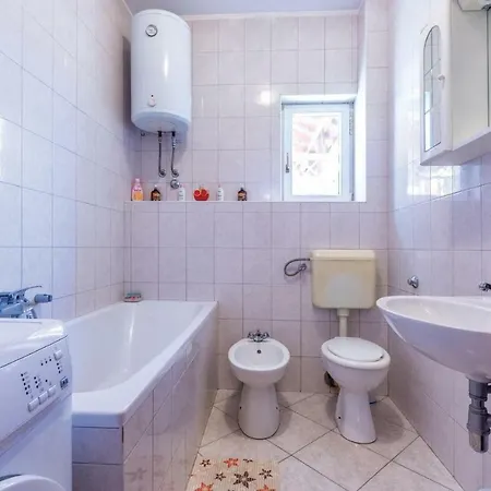 アパート Three-bedroom In *