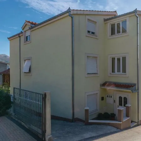 Three-bedroom In スプリト